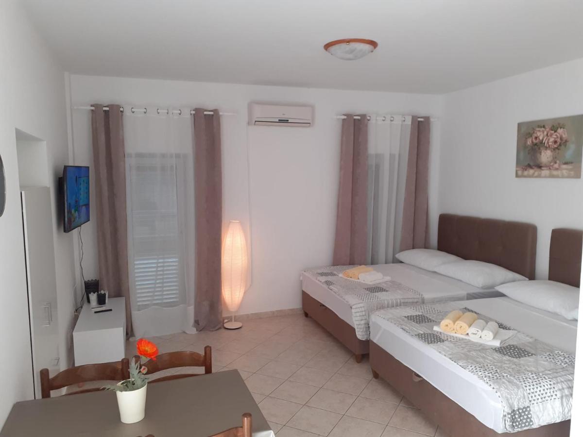 Apartments Vinea Baška Voda Екстериор снимка