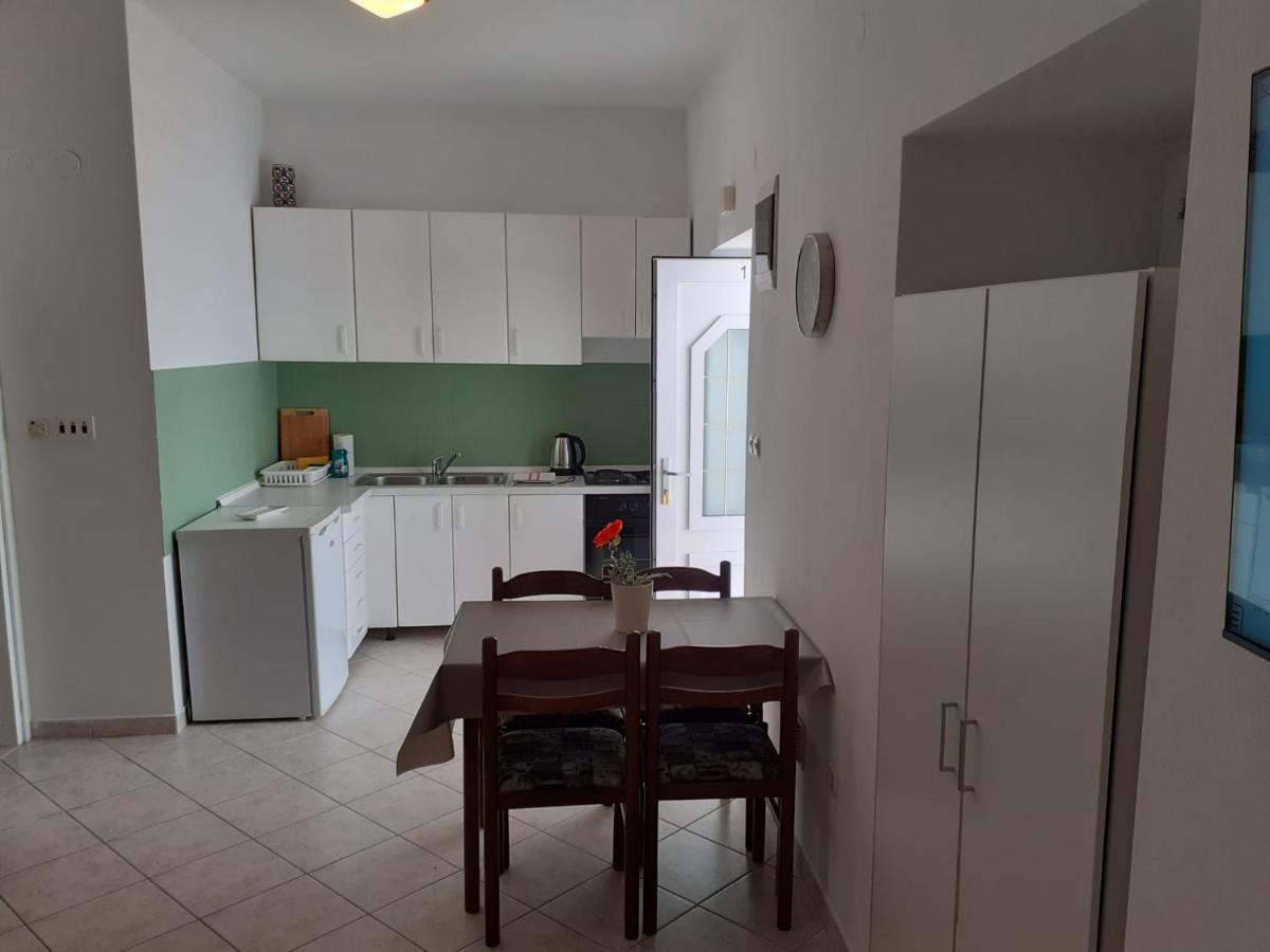 Apartments Vinea Baška Voda Екстериор снимка